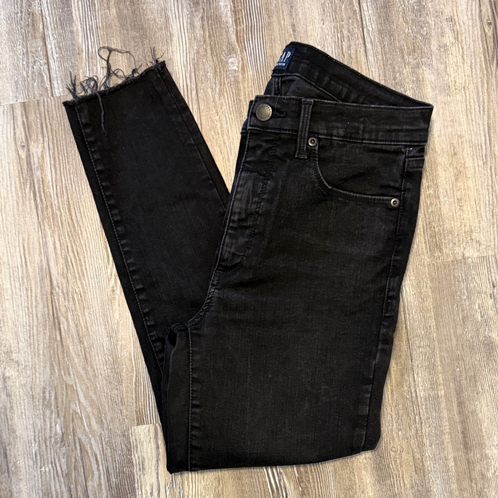 GAP Women's Cropped Black Jeans